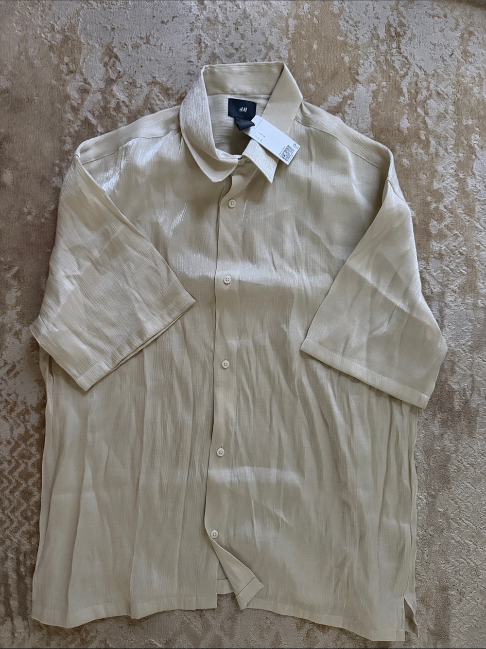 H&M Men's Beige Short-Sleeve Button-Down Shirt